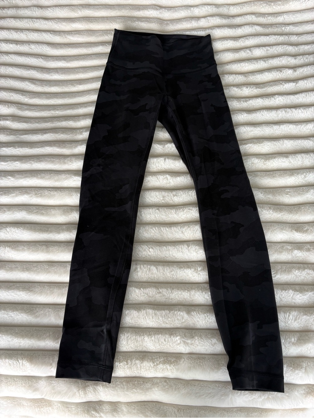 Lululemon winter train leggings 28in camo